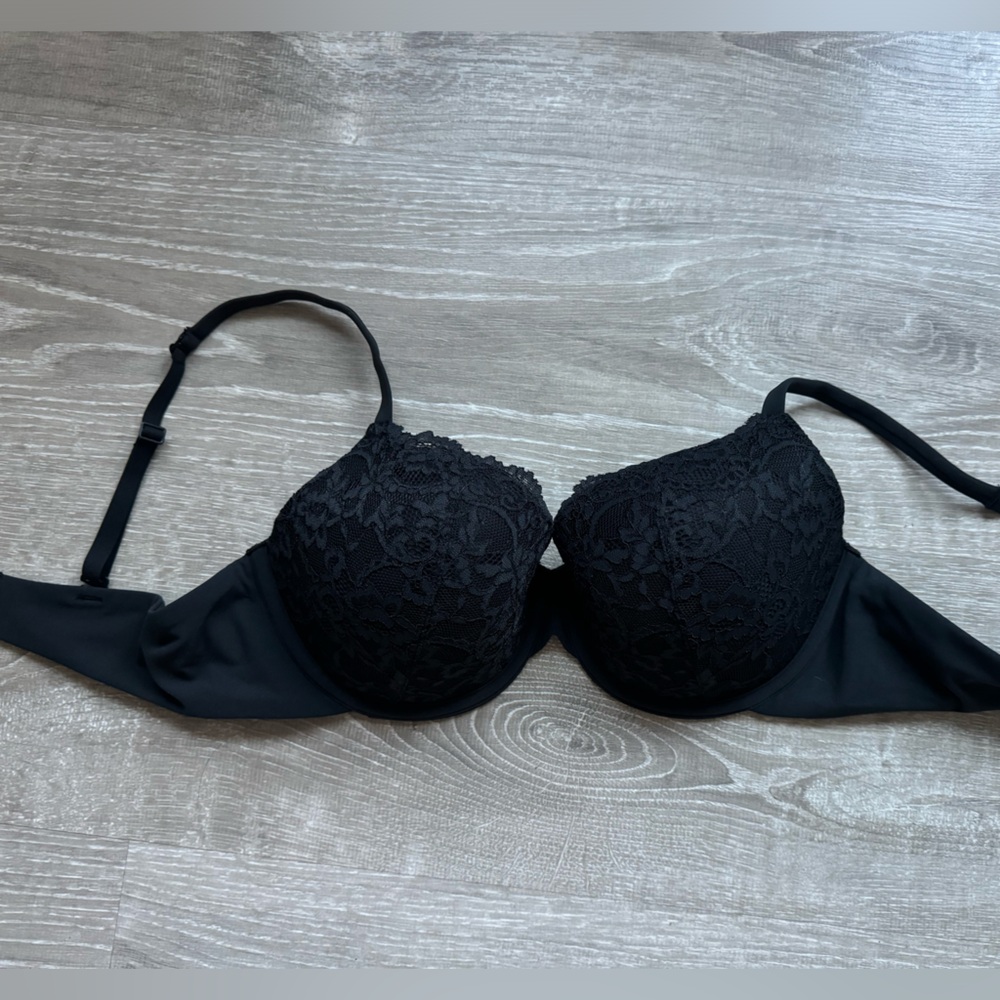 NWT SKIMS Fits Everybody Lace T-shirt Bra - 38B - Onyx